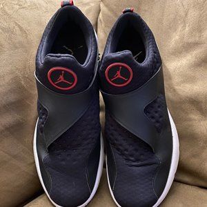 Jordan Trainer Essential  Shoes Black and Red 11.5